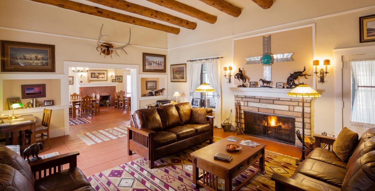 Casa Del Gavilan Historic Inn Cimarron Bagian luar foto