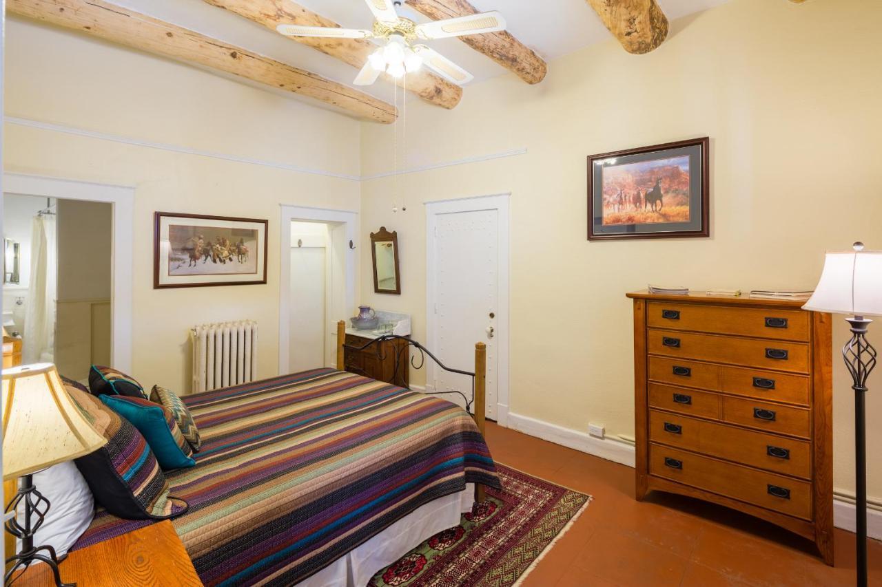 Casa Del Gavilan Historic Inn Cimarron Ruang foto